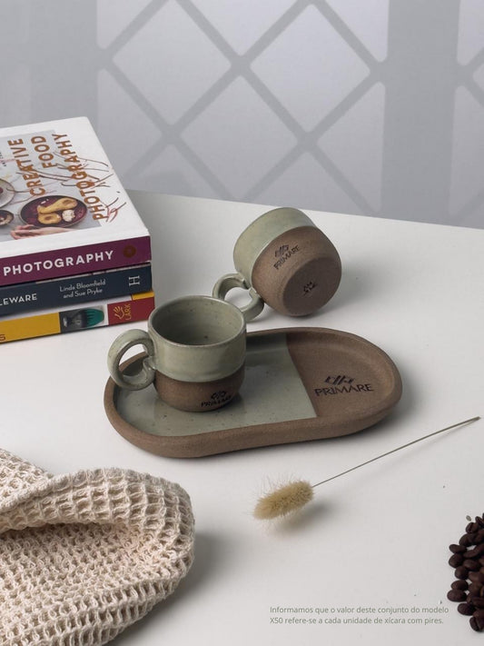 Xícara Reta com Alça Arco com pires alongado personalizada