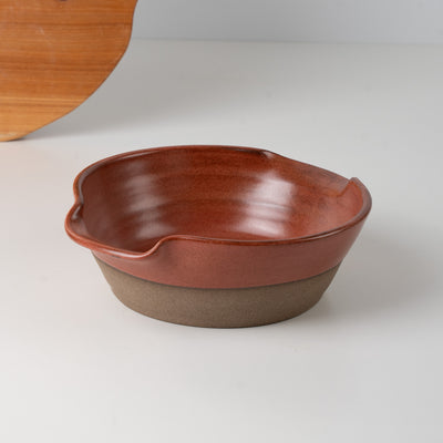 Saladeira com alças no corpo