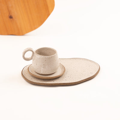 Xícara cumbuca com pires e prato orgânico