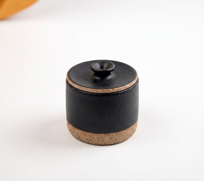 Açucareiro reto com tampa em cerâmica artesanal — argila Flocos, esmalte Preto Acetinado