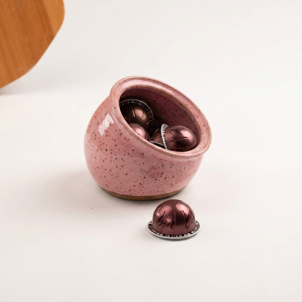 Bomboniere + Porta Cápsulas em cerâmica artesanal — tamanho Porta Cápsulas, argila Flocos, esmalte Rosa Barbie