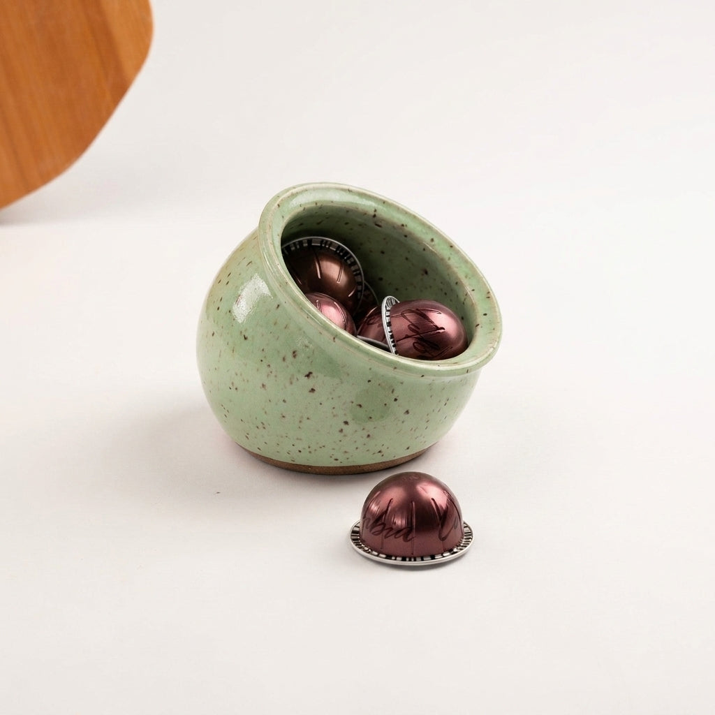 Bomboniere + Porta Cápsulas em cerâmica artesanal — tamanho Porta Cápsulas, argila Flocos, esmalte Verde Menta