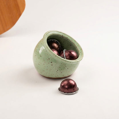 Bomboniere + Porta Cápsulas em cerâmica artesanal — tamanho Porta Cápsulas, argila Flocos, esmalte Verde Menta