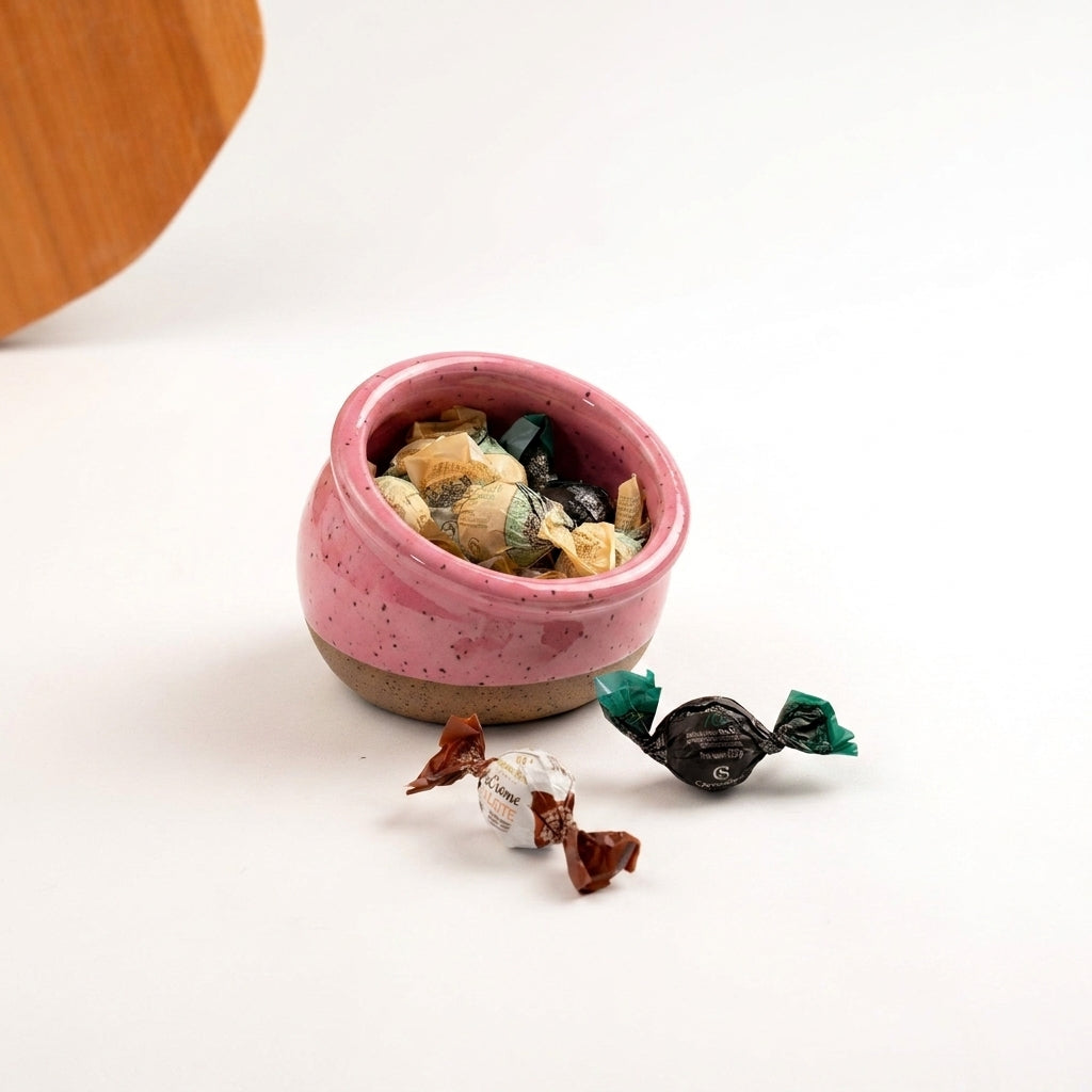 Bomboniere em cerâmica artesanal — argila Flocos, esmalte Rosa Barbie