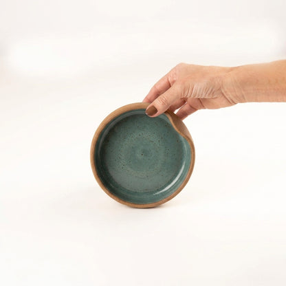 Bowl borda reta amassadinha em cerâmica artesanal — tamanho 13cm x 4cm, argila Cappuccino, esmalte Verde Exército