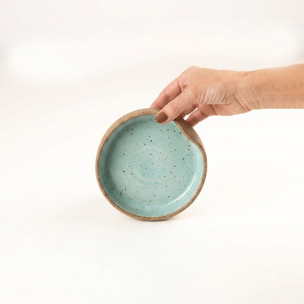 Bowl borda reta amassadinha em cerâmica artesanal — tamanho 13cm x 4cm, argila Flocos, esmalte Jujuba