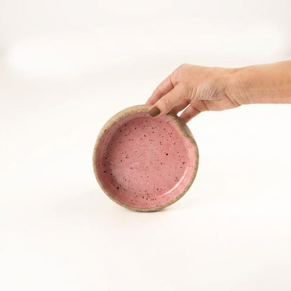 Bowl borda reta amassadinha em cerâmica artesanal — tamanho 13cm x 4cm, argila Flocos, esmalte Rosa Barbie
