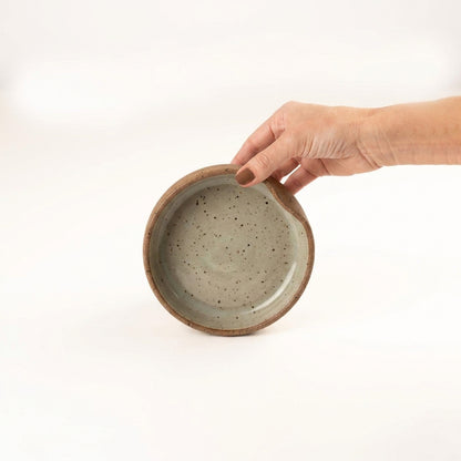Bowl borda reta amassadinha em cerâmica artesanal — tamanho 13cm x 4cm, argila Flocos, esmalte Verde Pompeia