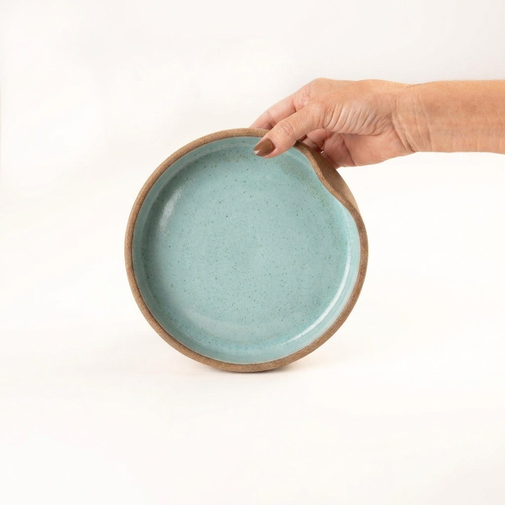 Bowl borda reta amassadinha em cerâmica artesanal — tamanho 19cm x 4cm, argila Cappuccino, esmalte Jujuba