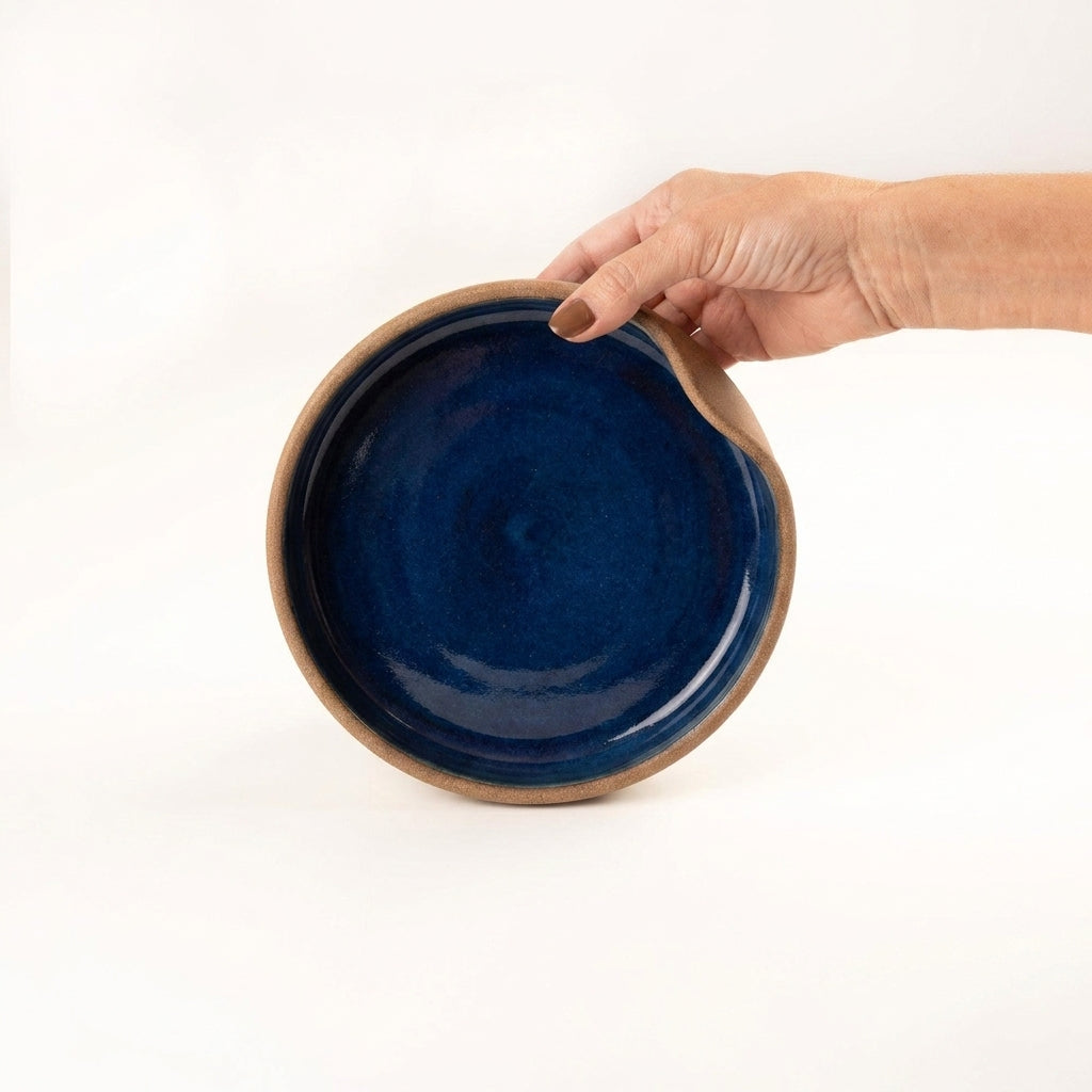 Bowl borda reta amassadinha em cerâmica artesanal — tamanho 19cm x 4cm, argila Cappuccino, esmalte Lazuli