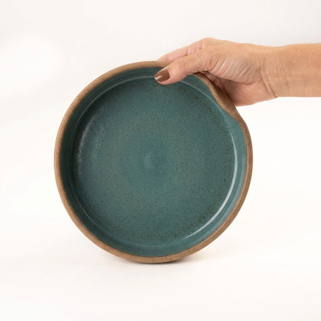 Bowl borda reta amassadinha em cerâmica artesanal — tamanho 19cm x 4cm, argila Cappuccino, esmalte Verde Exército