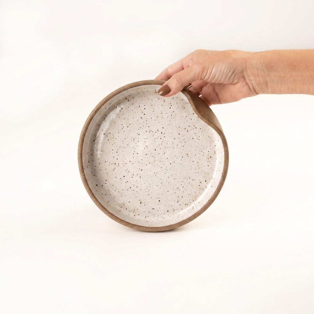 Bowl borda reta amassadinha em cerâmica artesanal — tamanho 19cm x 4cm, argila Flocos, esmalte Branco AMME