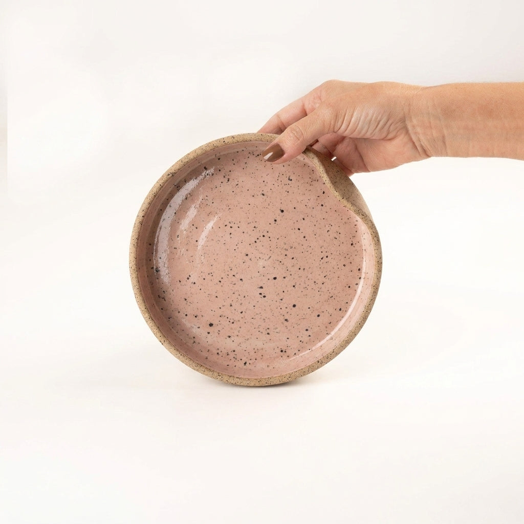 Bowl borda reta amassadinha em cerâmica artesanal — tamanho 19cm x 4cm, argila Flocos, esmalte Nude