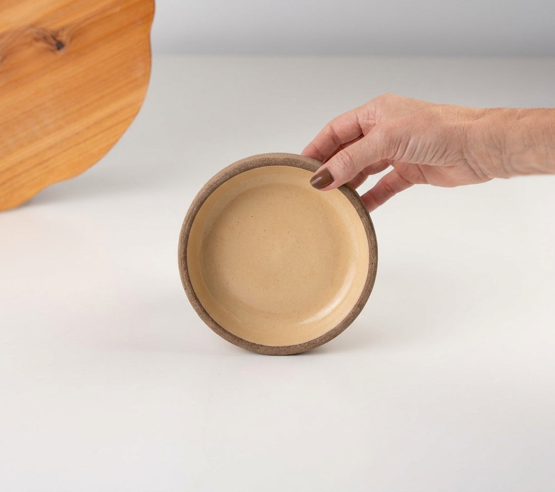 Bowl borda reta em cerâmica artesanal — tamanho 13cm x 4cm, argila Cappuccino, esmalte Pedra Sabão