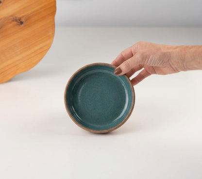 Bowl borda reta em cerâmica artesanal — tamanho 13cm x 4cm, argila Cappuccino, esmalte Verde Exército