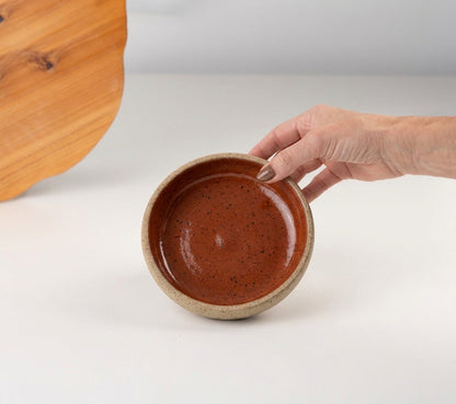 Bowl borda reta em cerâmica artesanal — tamanho 13cm x 4cm, argila Flocos, esmalte Sol de Terracota