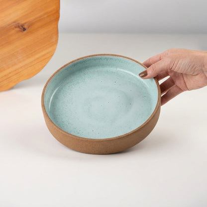 Bowl borda reta em cerâmica artesanal — tamanho 19cm x 4cm, argila Cappuccino, esmalte Jujuba