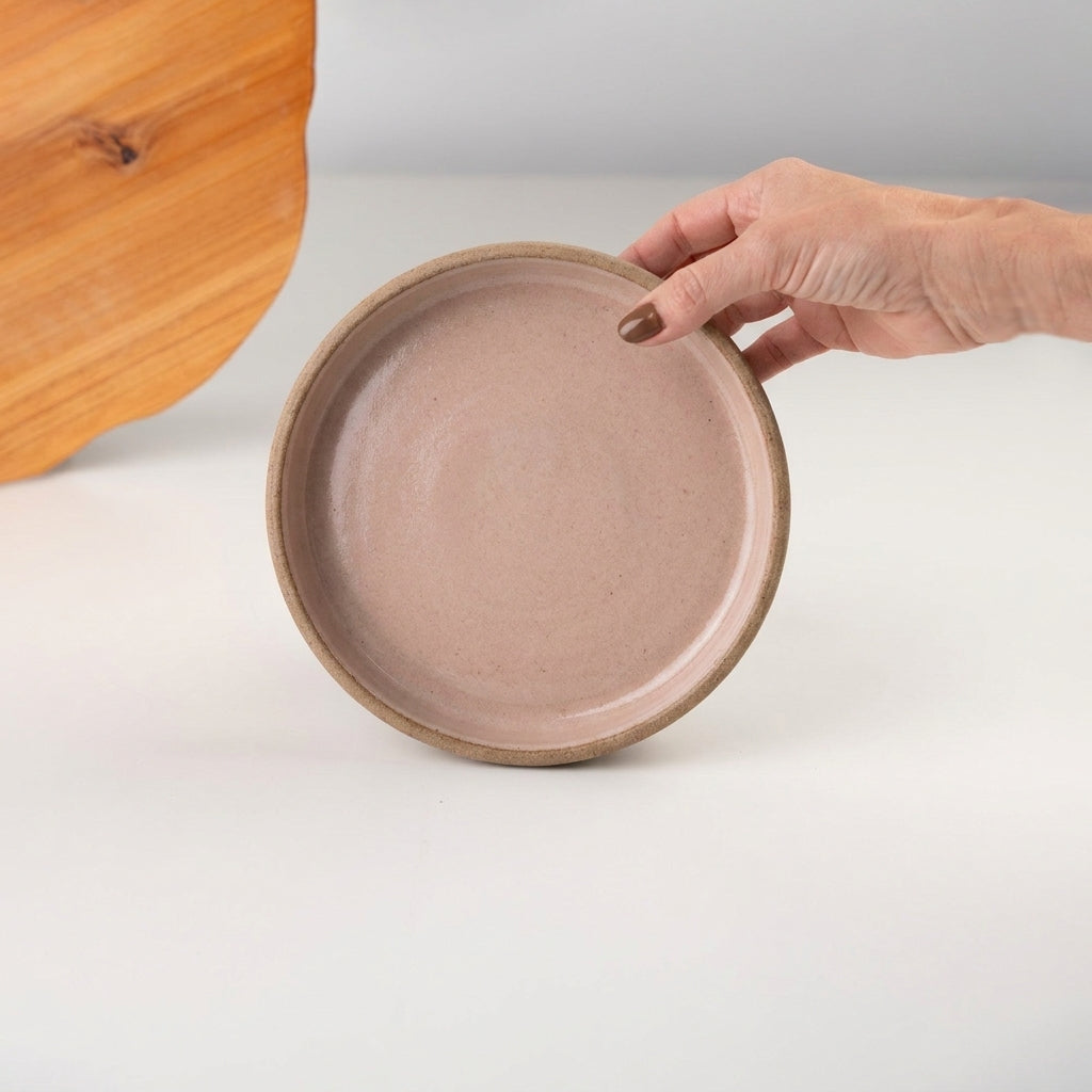 Bowl borda reta em cerâmica artesanal — tamanho 19cm x 4cm, argila Cappuccino, esmalte Nude