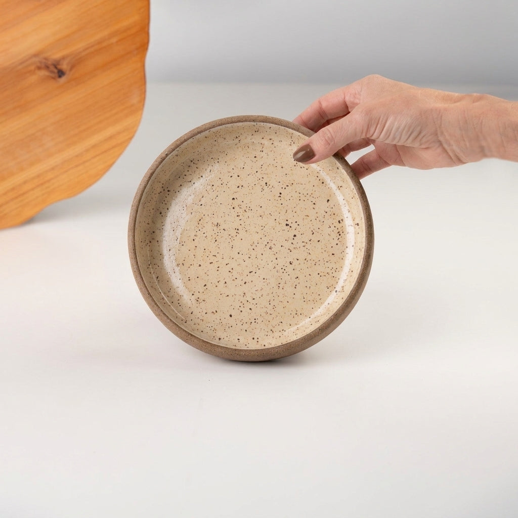 Bowl borda reta em cerâmica artesanal — tamanho 19cm x 4cm, argila Flocos, esmalte Pedra Sabão