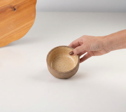 Bowl borda reta em cerâmica artesanal — tamanho 9cm x 4cm, argila Cappuccino, esmalte Pedra Sabão