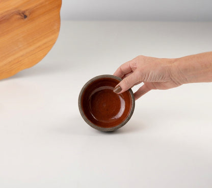 Bowl borda reta em cerâmica artesanal — tamanho 9cm x 4cm, argila Cappuccino, esmalte Sol de Terracota