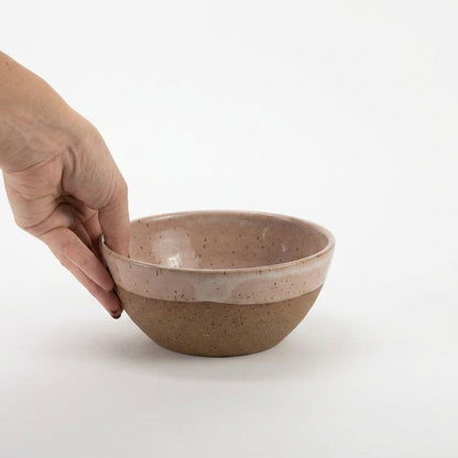 Bowl Encontro redondo em cerâmica artesanal — tamanho 16cm x 7cm, argila Flocos, esmalte Nude