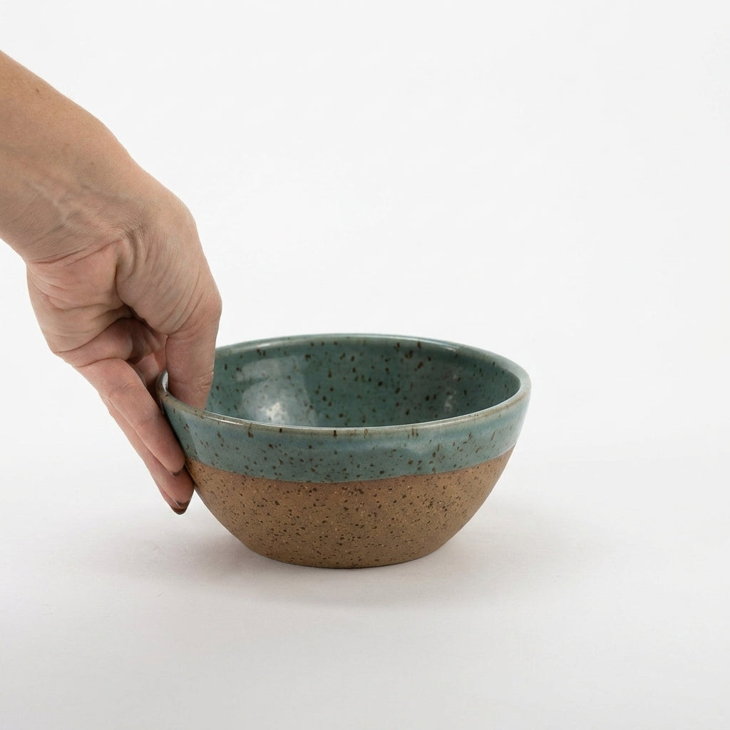 Bowl Encontro redondo em cerâmica artesanal — tamanho 16cm x 7cm, argila Flocos, esmalte Verde Exército