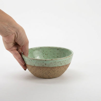 Bowl Encontro redondo em cerâmica artesanal — tamanho 16cm x 7cm, argila Flocos, esmalte Verde Menta