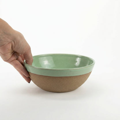 Bowl Encontro redondo em cerâmica artesanal — tamanho 19cm x 7cm, argila Cappuccino, esmalte Verde Menta