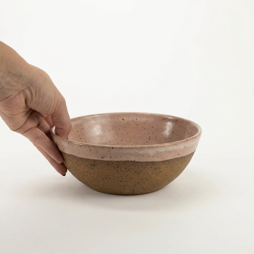 Bowl Encontro redondo em cerâmica artesanal — tamanho 19cm x 7cm, argila Flocos, esmalte Nude