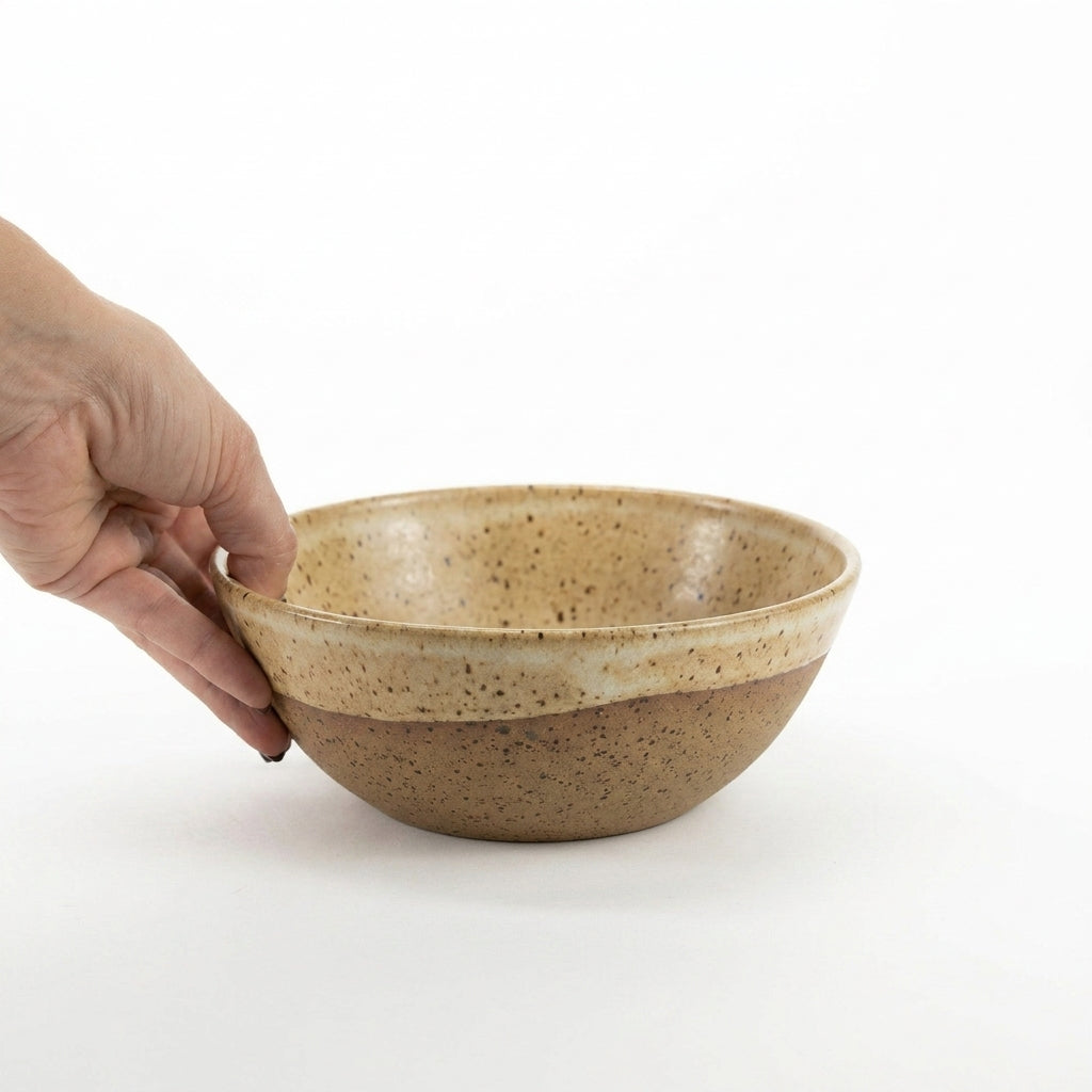 Bowl Encontro redondo em cerâmica artesanal — tamanho 19cm x 7cm, argila Flocos, esmalte Pedra Sabão