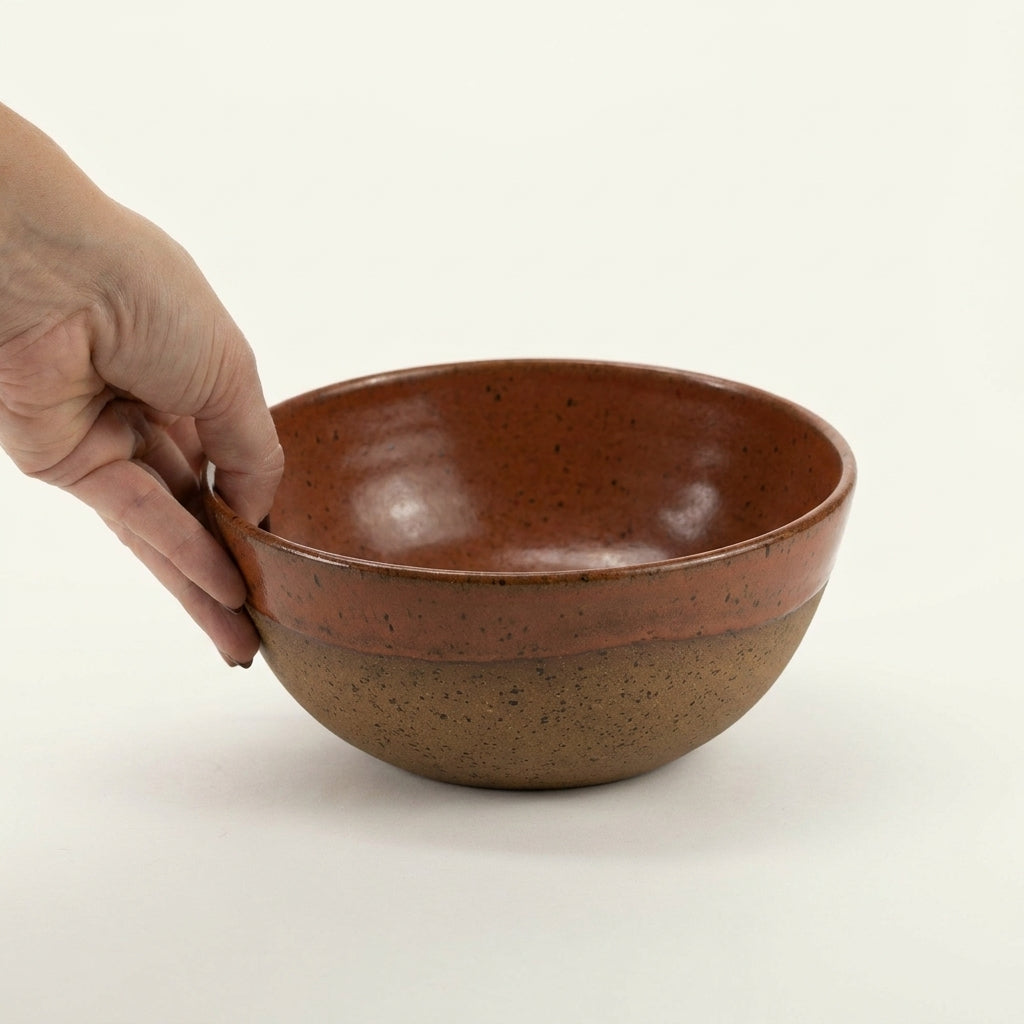 Bowl Encontro redondo em cerâmica artesanal — tamanho 19cm x 7cm, argila Flocos, esmalte Sol de Terracota