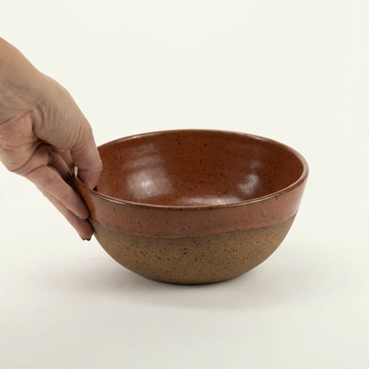 Bowl Encontro redondo em cerâmica artesanal — tamanho 19cm x 7cm, argila Flocos, esmalte Sol de Terracota
