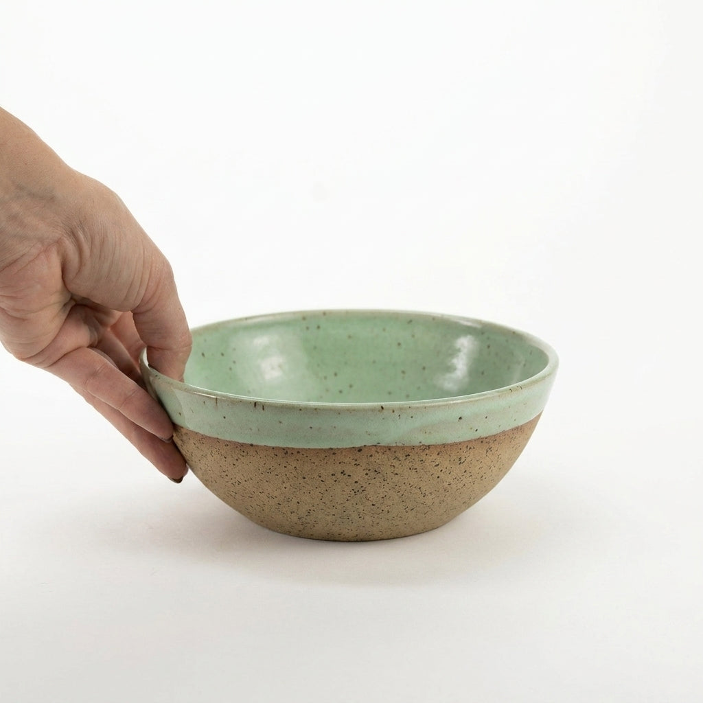 Bowl Encontro redondo em cerâmica artesanal — tamanho 19cm x 7cm, argila Flocos, esmalte Verde Menta