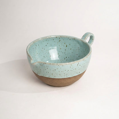 Bowl grande para bolo em cerâmica artesanal — argila Flocos, esmalte Jujuba