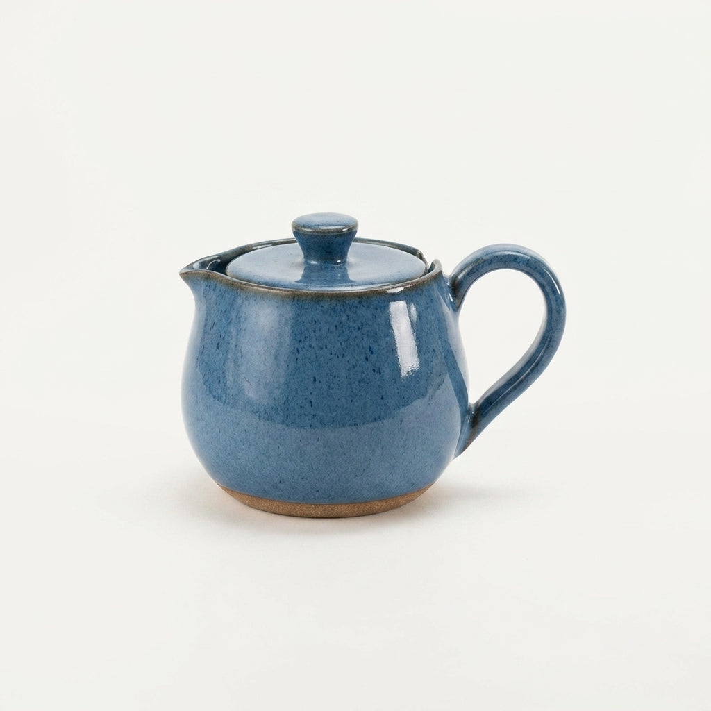 Bule Cumbuca em cerâmica artesanal — argila Cappuccino, esmalte Azul Safira