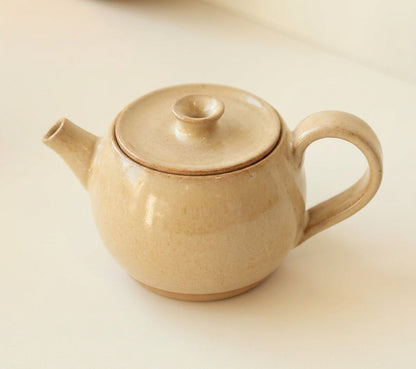 Bule Esfera em cerâmica artesanal — argila Cappuccino, esmalte Pedra Sabão