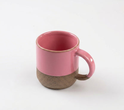 Caneca Alça Arco em cerâmica artesanal — argila Cappuccino, esmalte Rosa Barbie