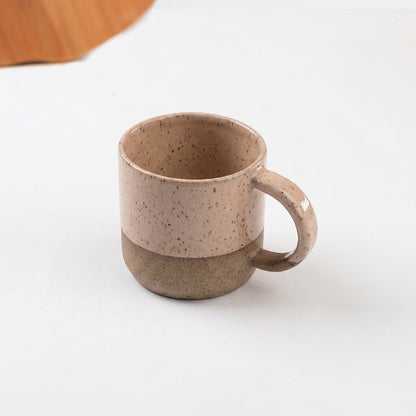 Caneca Alça Arco em cerâmica artesanal — argila Flocos, esmalte Nude