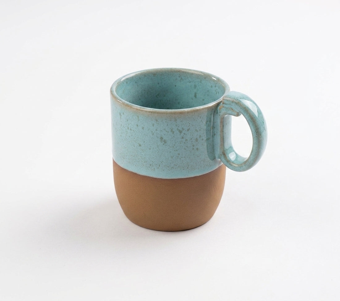 Caneca Encontro em cerâmica artesanal — argila Cappuccino, esmalte Jujuba