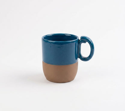 Caneca Encontro em cerâmica artesanal — argila Cappuccino, esmalte Lazuli