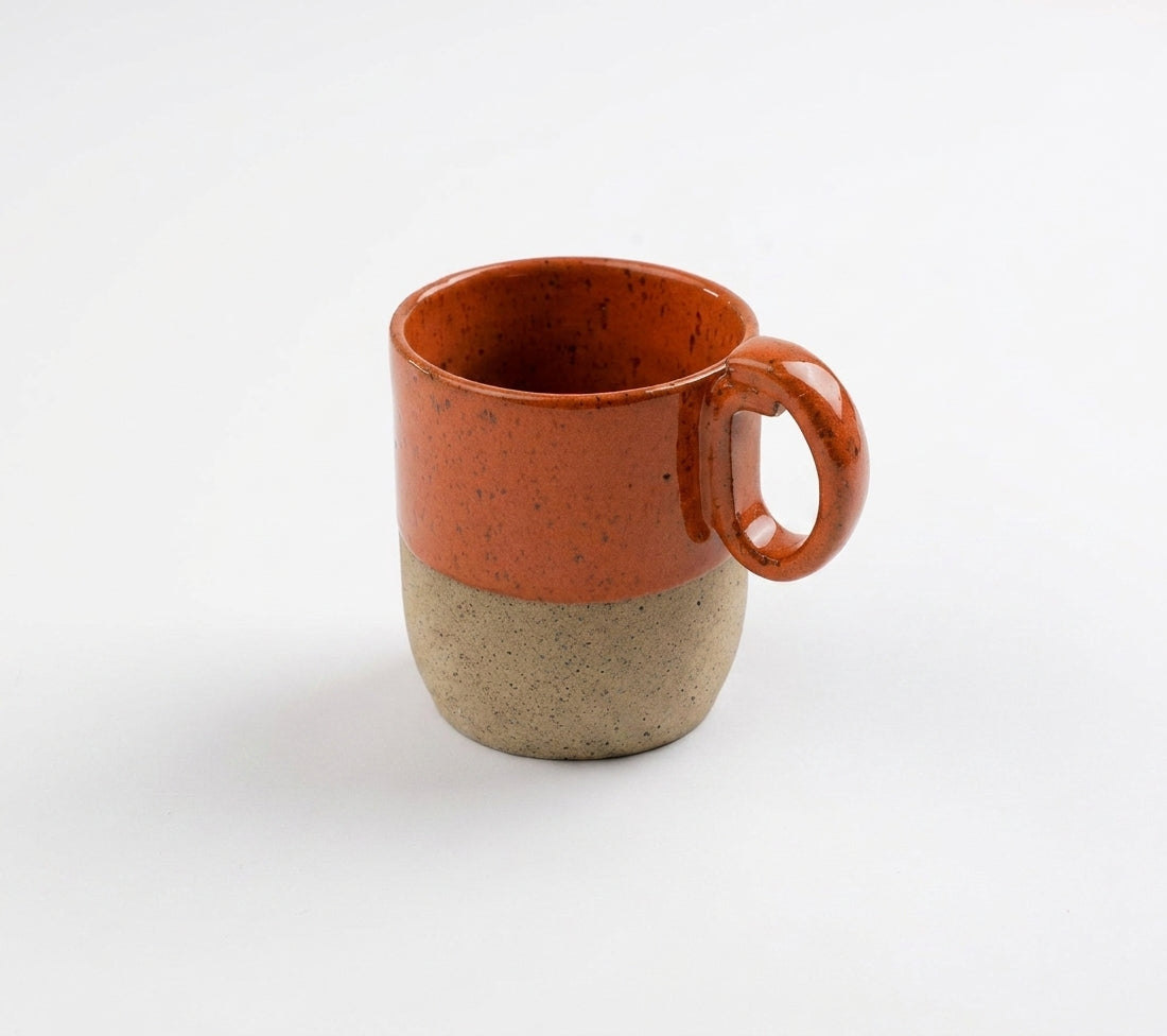 Caneca Encontro em cerâmica artesanal — argila Flocos, esmalte Sol de Terracota