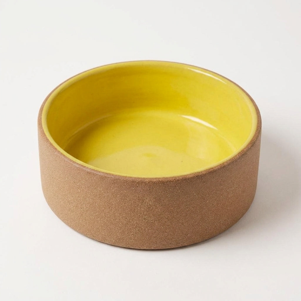 Comedouro Pet em cerâmica artesanal — tamanho 11 Ø X 4 CM, argila Cappuccino, esmalte Amarelo Intenso