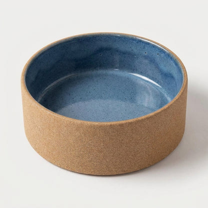 Comedouro Pet em cerâmica artesanal — tamanho 11 Ø X 4 CM, argila Cappuccino, esmalte Azul Safira