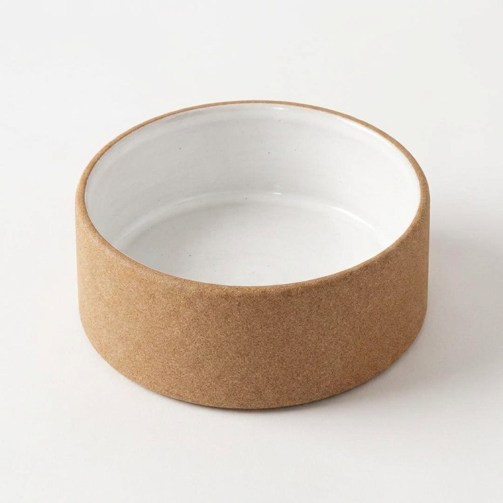 Comedouro Pet em cerâmica artesanal — tamanho 11 Ø X 4 CM, argila Cappuccino, esmalte Branco AMME