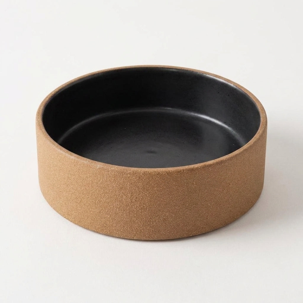 Comedouro Pet em cerâmica artesanal — tamanho 11 Ø X 4 CM, argila Cappuccino, esmalte Preto Acetinado