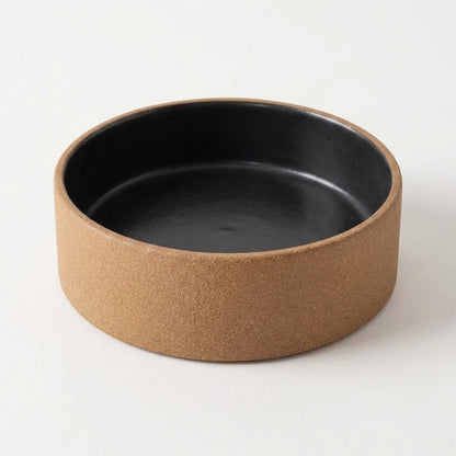 Comedouro Pet em cerâmica artesanal — tamanho 11 Ø X 4 CM, argila Cappuccino, esmalte Preto Acetinado