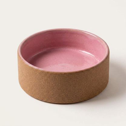 Comedouro Pet em cerâmica artesanal — tamanho 11 Ø X 4 CM, argila Cappuccino, esmalte Rosa Barbie