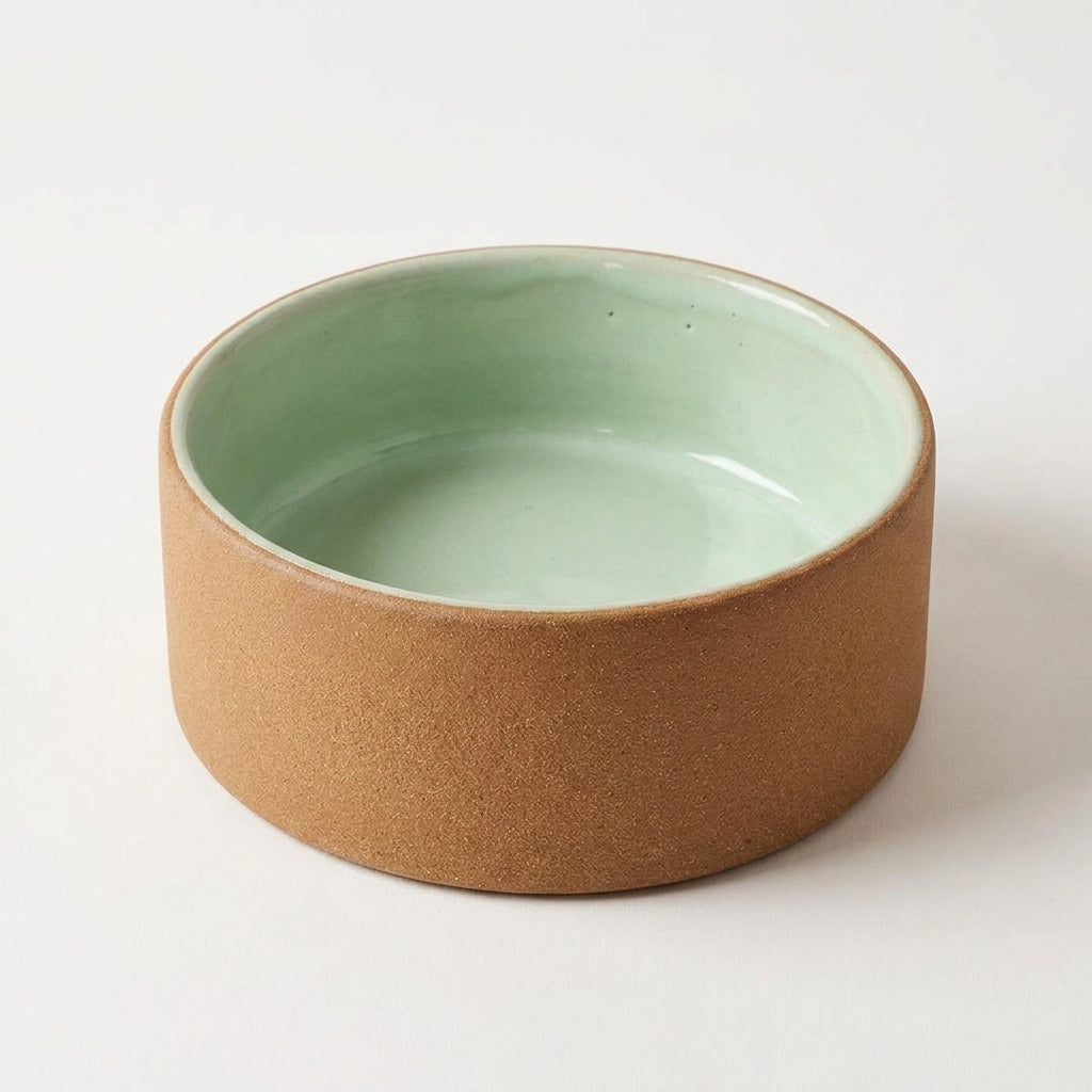 Comedouro Pet em cerâmica artesanal — tamanho 11 Ø X 4 CM, argila Cappuccino, esmalte Verde Menta