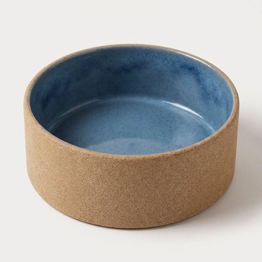 Comedouro Pet em cerâmica artesanal — tamanho 15 Ø x 5 CM, argila Cappuccino, esmalte Azul Safira